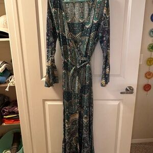 Elegant Green Paisley Maxi Dress